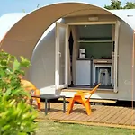 Camping Domaine Du Chateau-epinal *